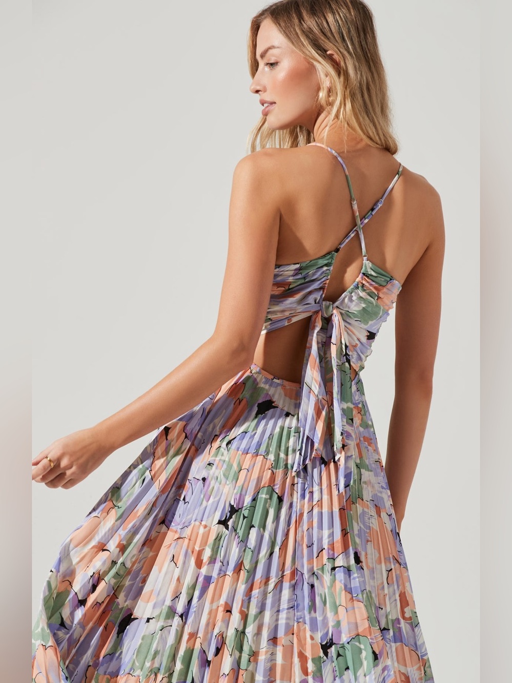 ASTR The Label Blythe Floral Plisse Pleated Midi Dress Coral Multi Size Medium - Picture 9 of 9